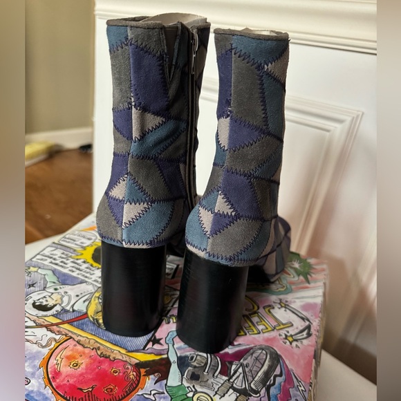 NIB Jeffrey Campbell Versus Boots in Blue Multi - Picture 6 of 13